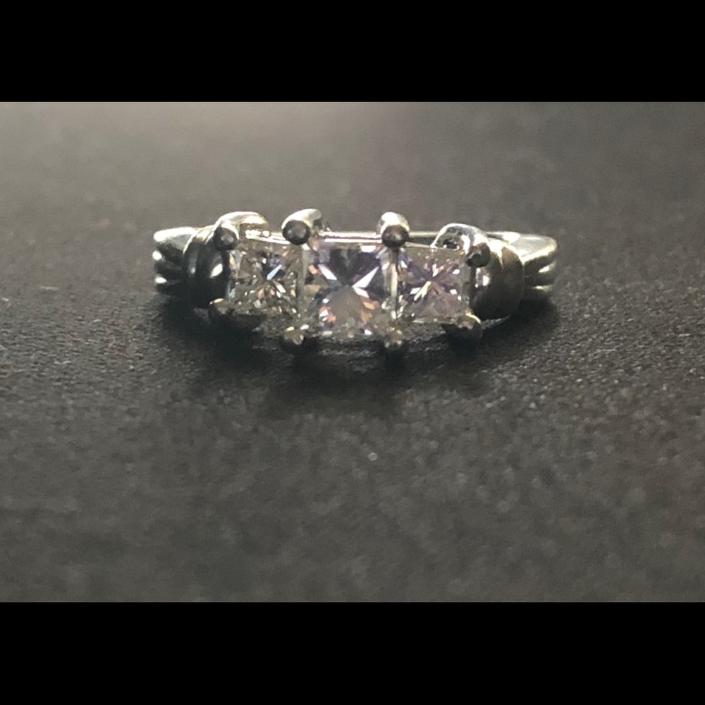 Platinum Princess Cut Brilliant Diamond Ring